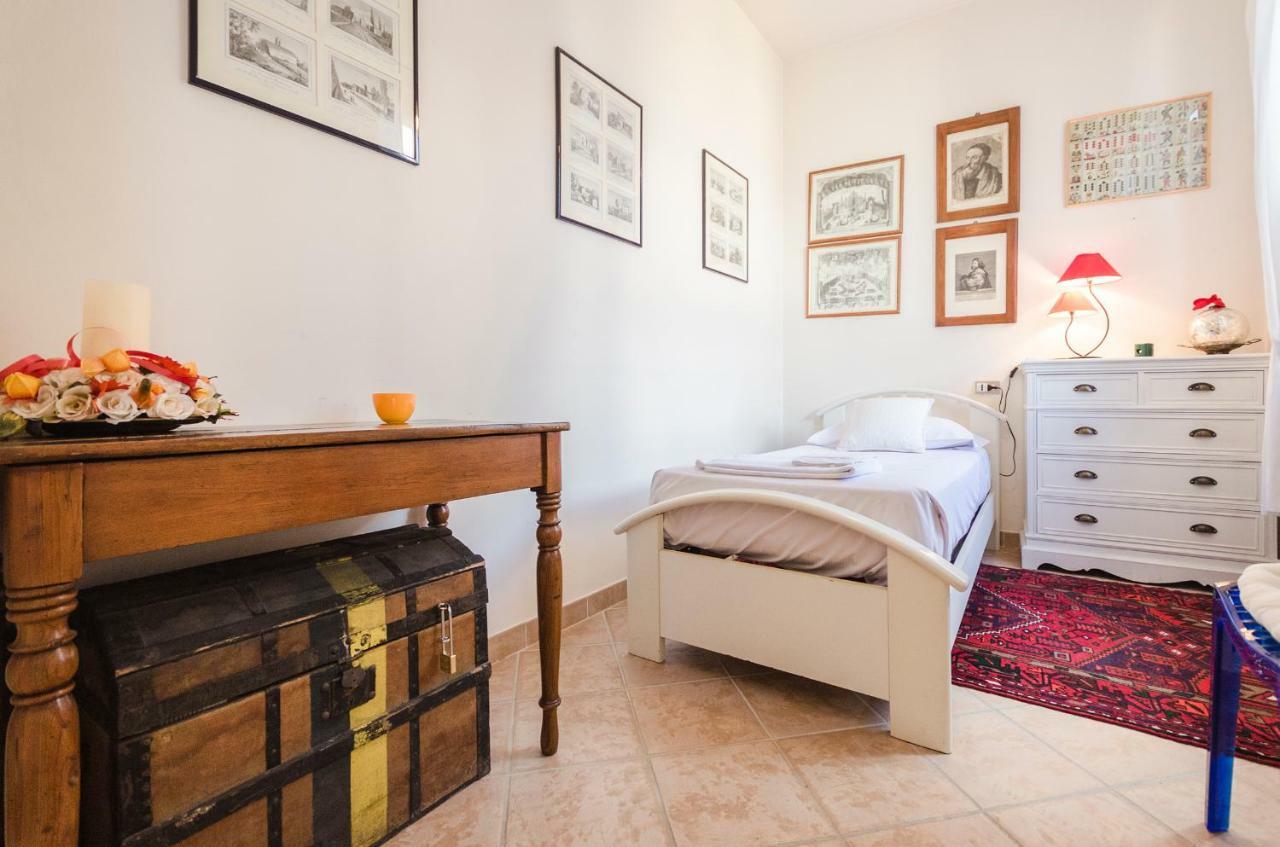 Lupari Apartment, Palazzo Storico Sotto Le Due Torri Bologna Kültér fotó