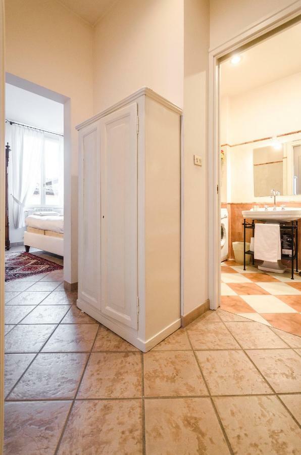 Lupari Apartment, Palazzo Storico Sotto Le Due Torri Bologna Kültér fotó