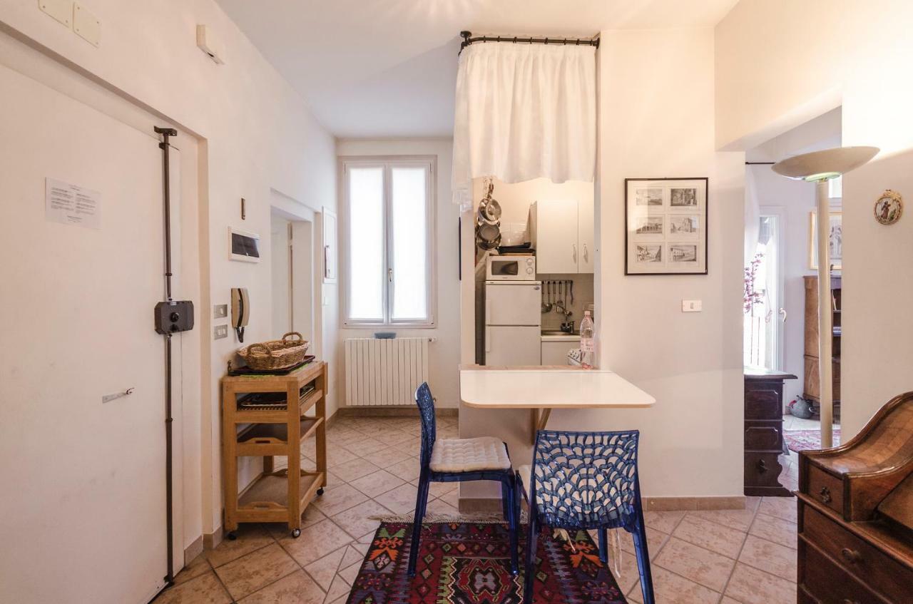 Lupari Apartment, Palazzo Storico Sotto Le Due Torri Bologna Kültér fotó