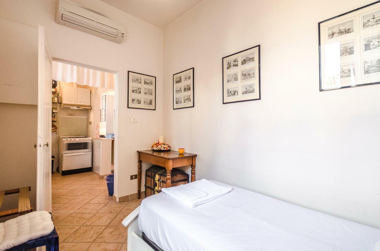 Lupari Apartment, Palazzo Storico Sotto Le Due Torri Bologna Kültér fotó